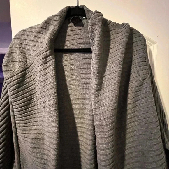 Grace Elements Shawl - S/M - Picture 6 of 8